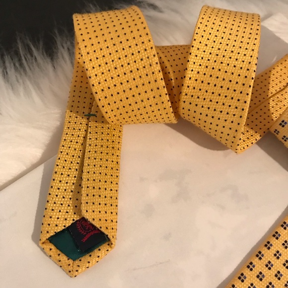 Tommy Hilfiger Men’s Silk Tie GUC - Picture 3 of 8